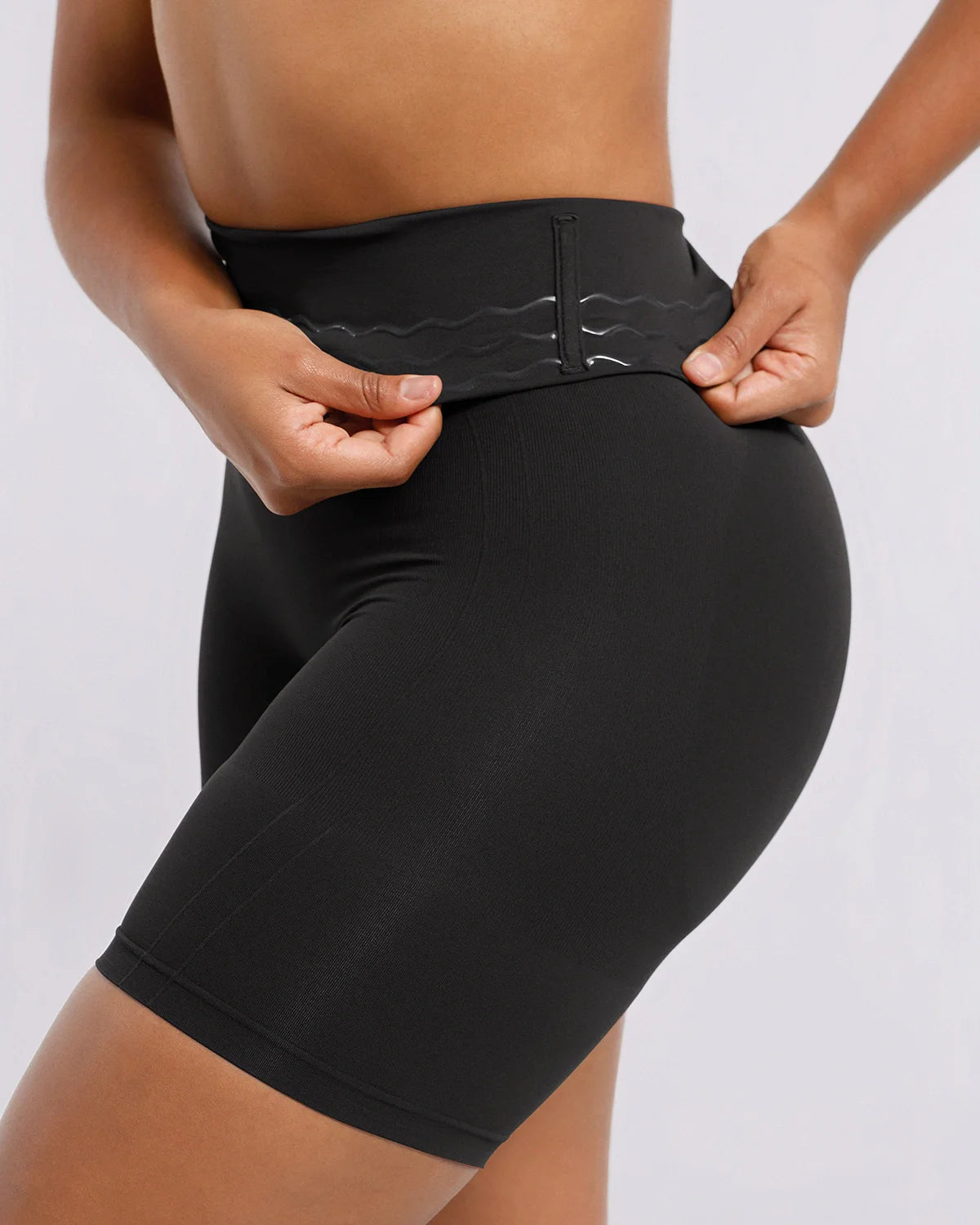 Bare Essentials™ Skin Flow Everyday Shaping Short