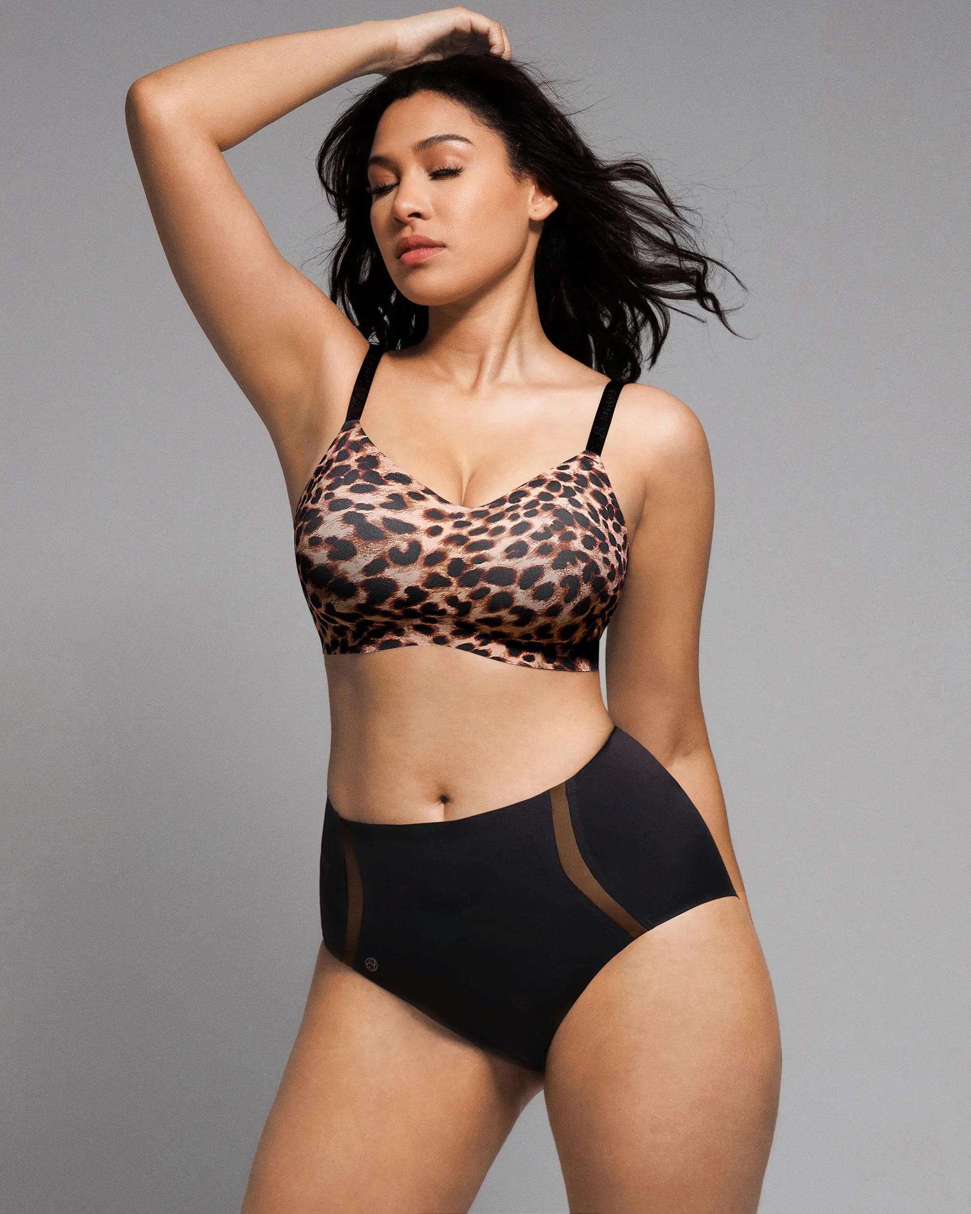 Bare Essentials™ Cream Touch™ Smoothing Wireless Bra